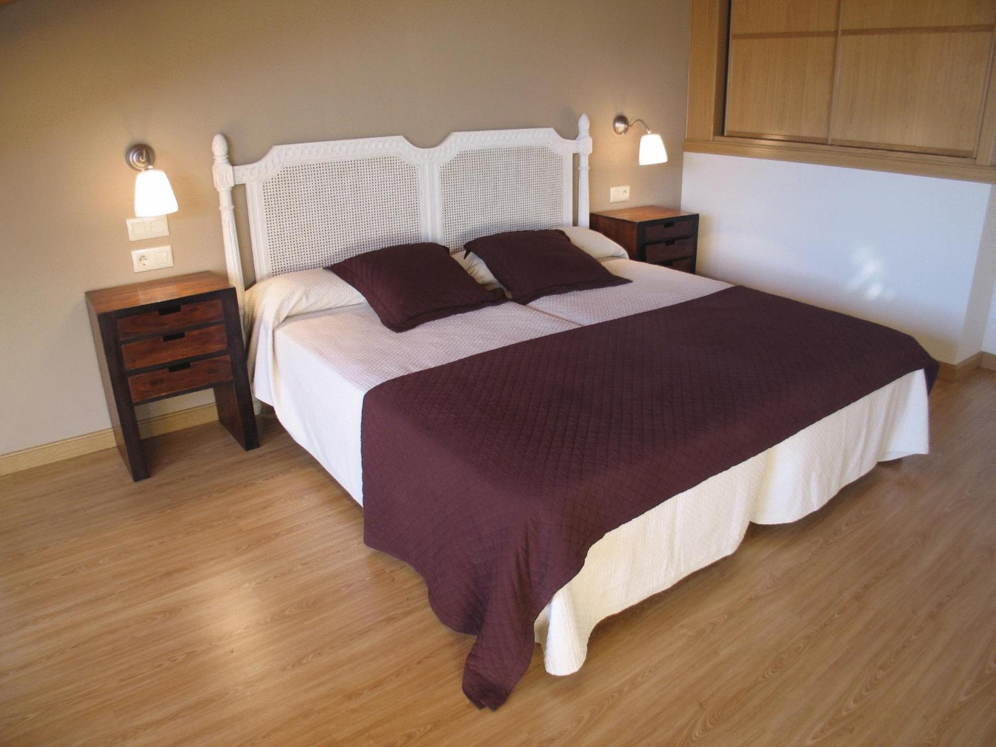 Apartamentos El Cordial De Fausto Llanes Ngoại thất bức ảnh