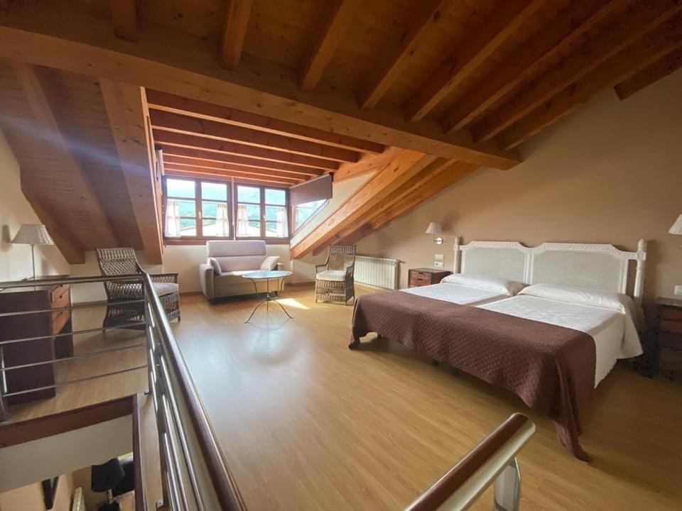 Apartamentos El Cordial De Fausto Llanes Ngoại thất bức ảnh