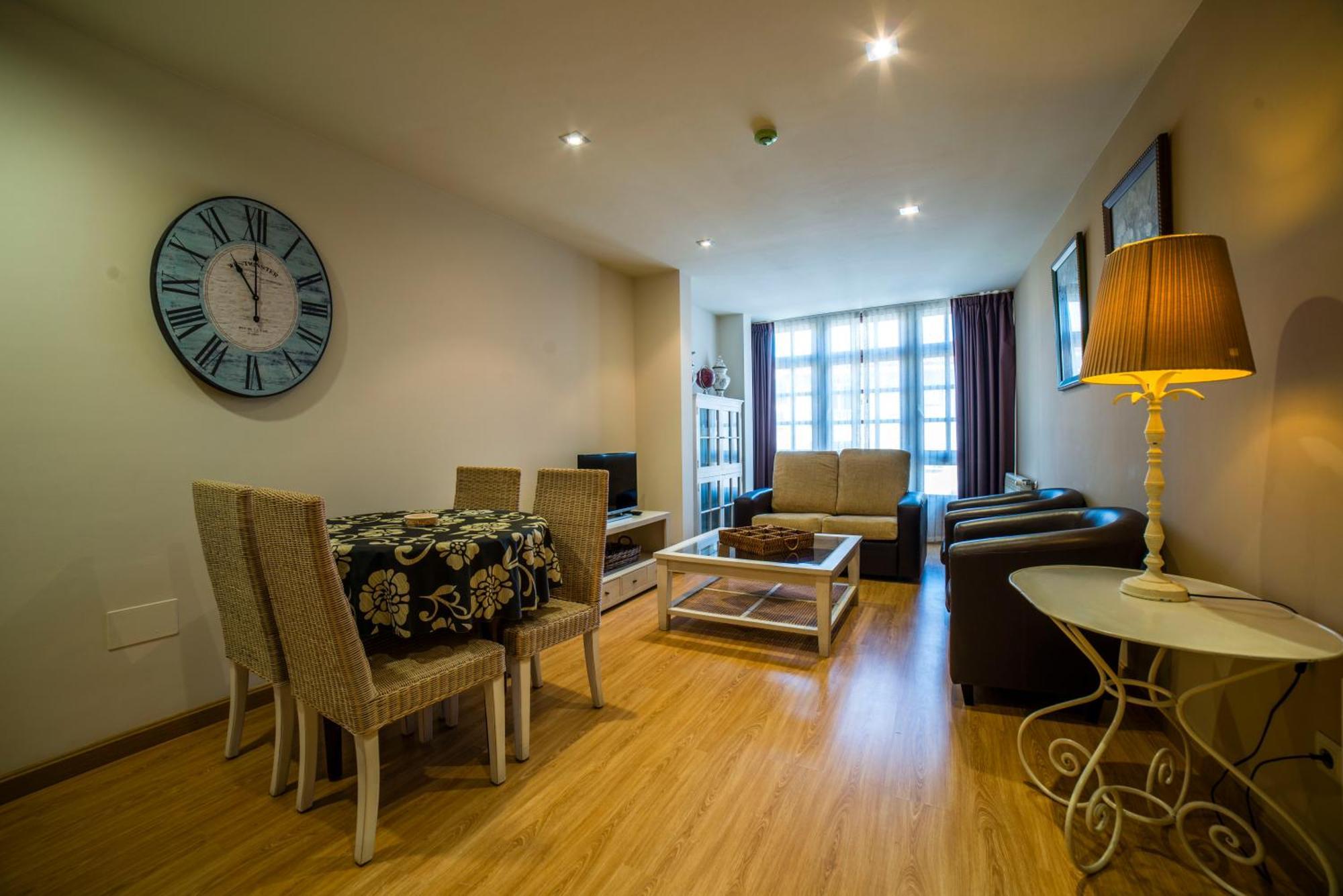 Apartamentos El Cordial De Fausto Llanes Ngoại thất bức ảnh