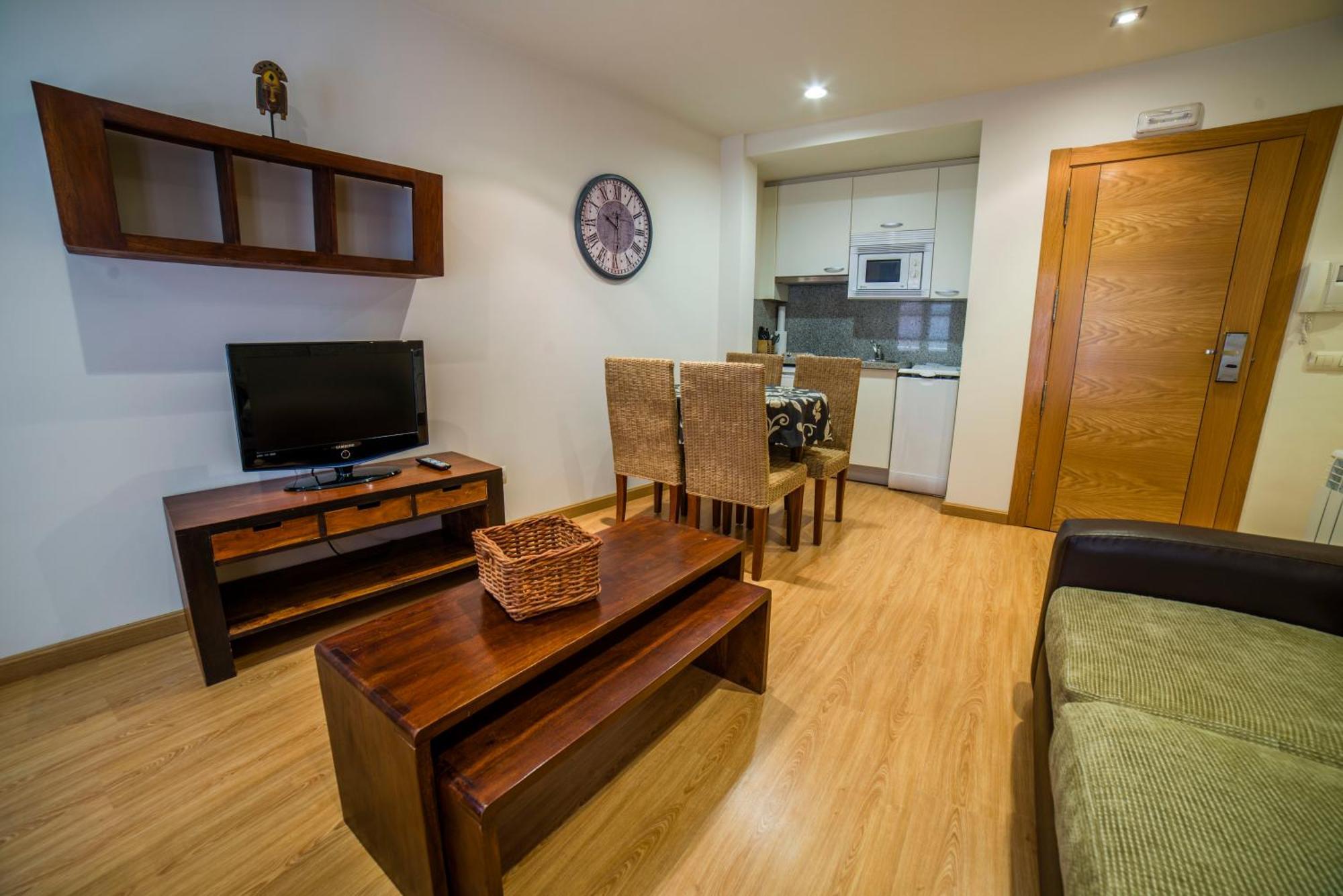 Apartamentos El Cordial De Fausto Llanes Ngoại thất bức ảnh