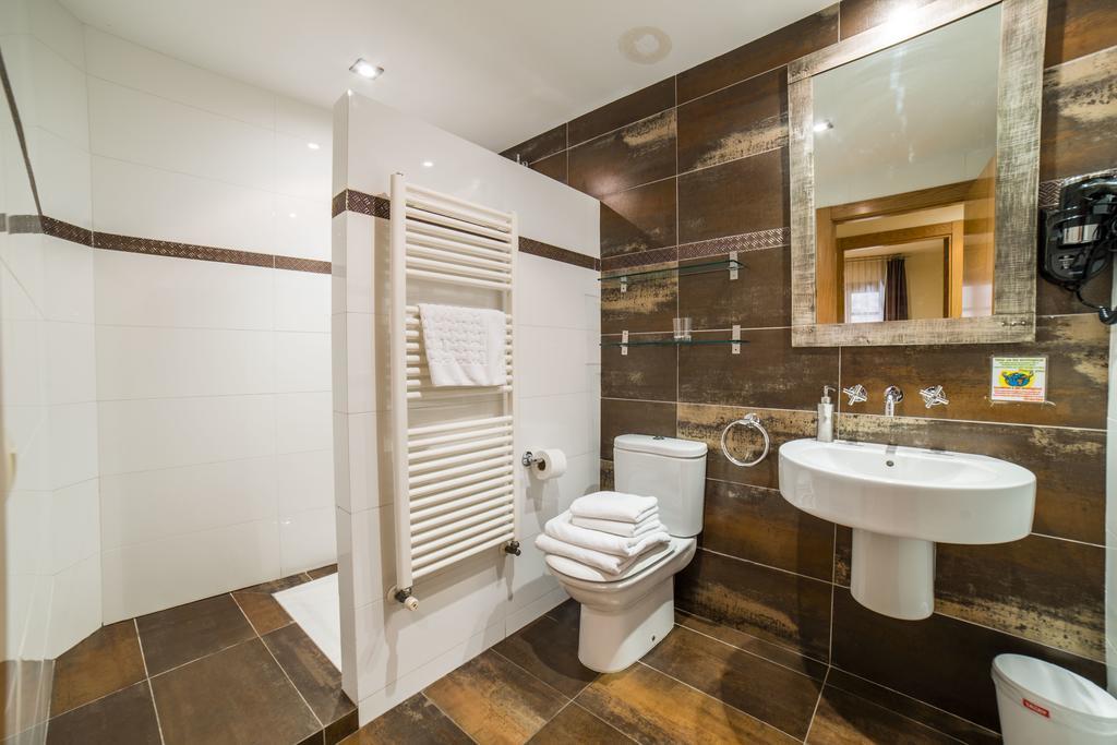Apartamentos El Cordial De Fausto Llanes Ngoại thất bức ảnh